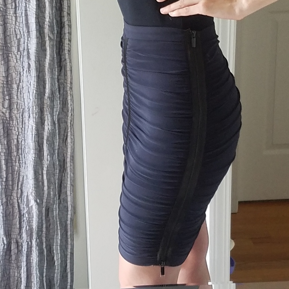 💕HP💕 Ruched navy/black skirt size 0